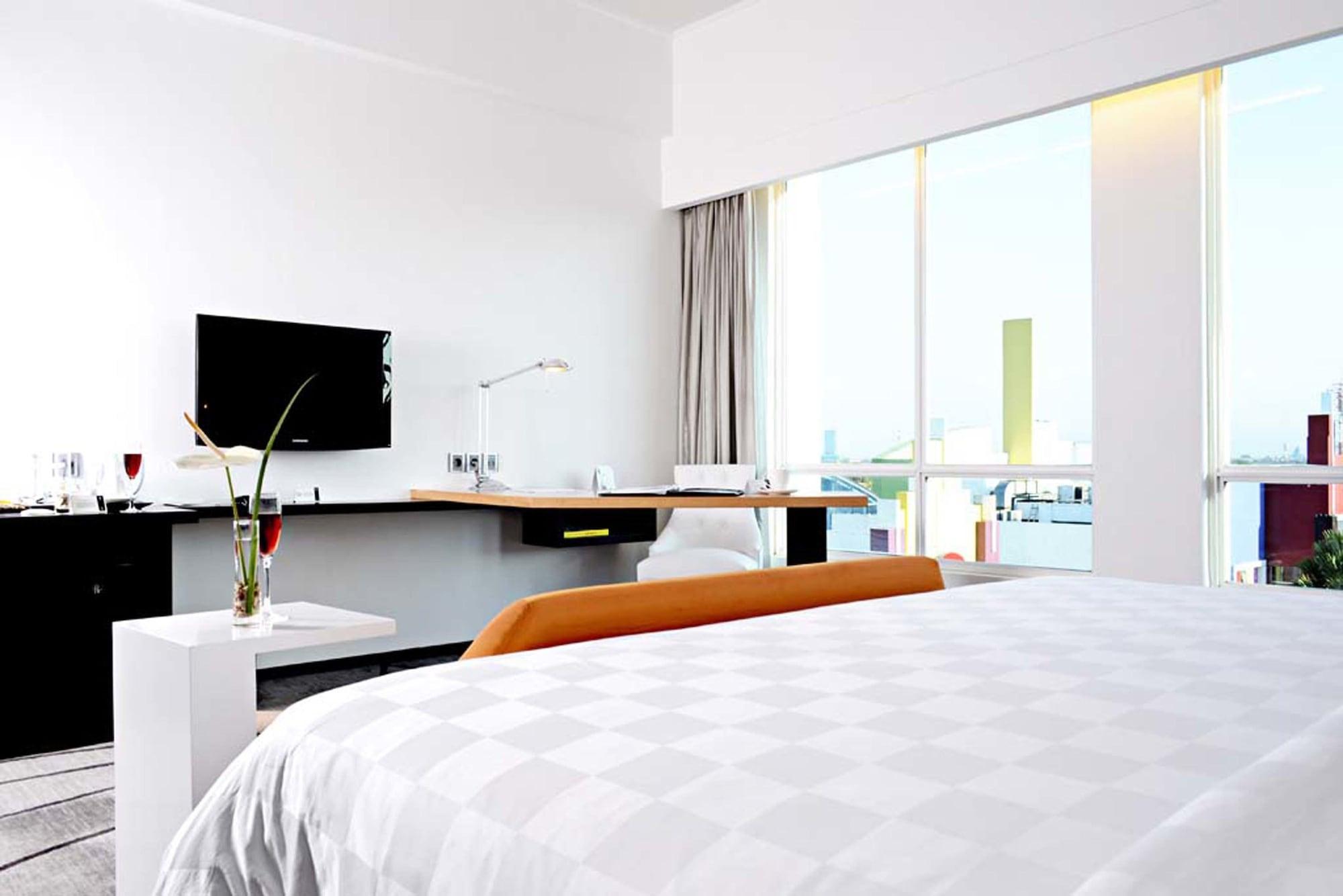TS Suites Surabaya Exterior foto