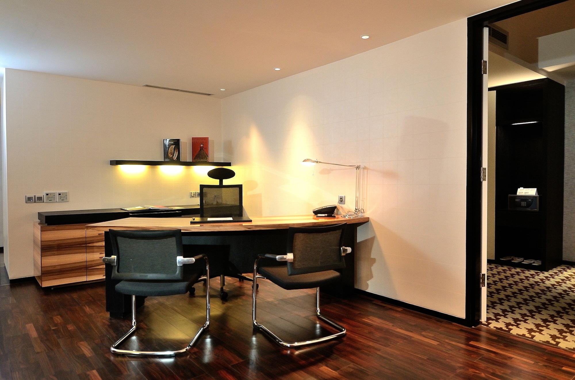 TS Suites Surabaya Exterior foto