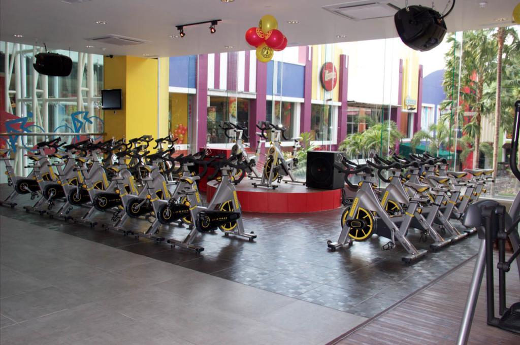 TS Suites Surabaya Exterior foto