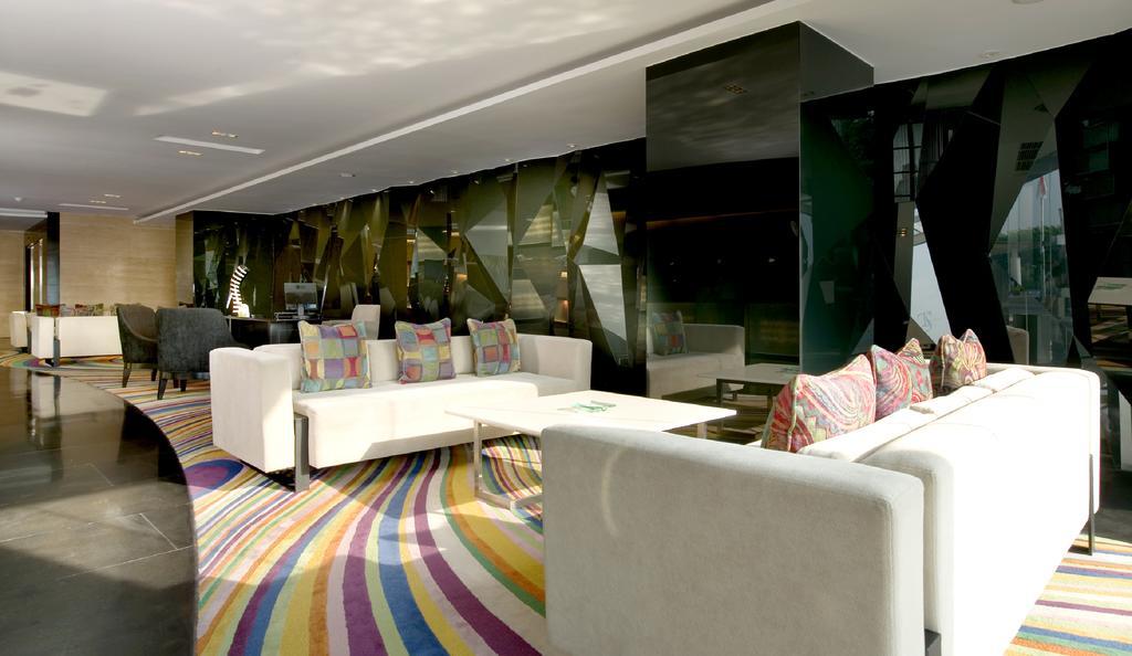 TS Suites Surabaya Exterior foto