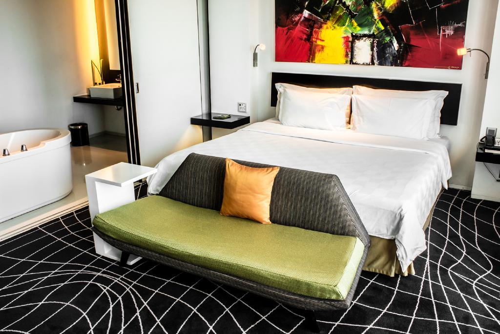 TS Suites Surabaya Exterior foto