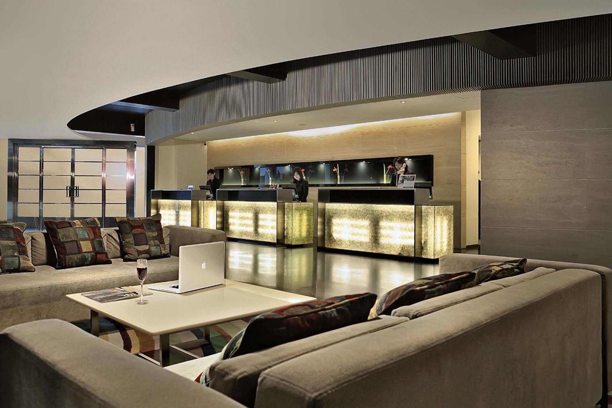 TS Suites Surabaya Exterior foto