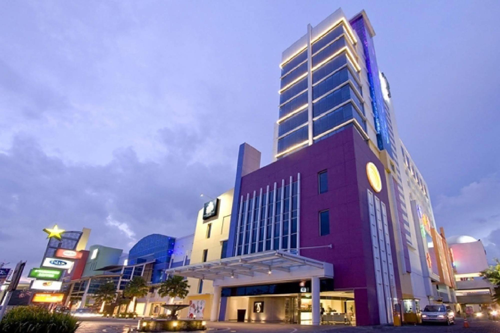 TS Suites Surabaya Exterior foto