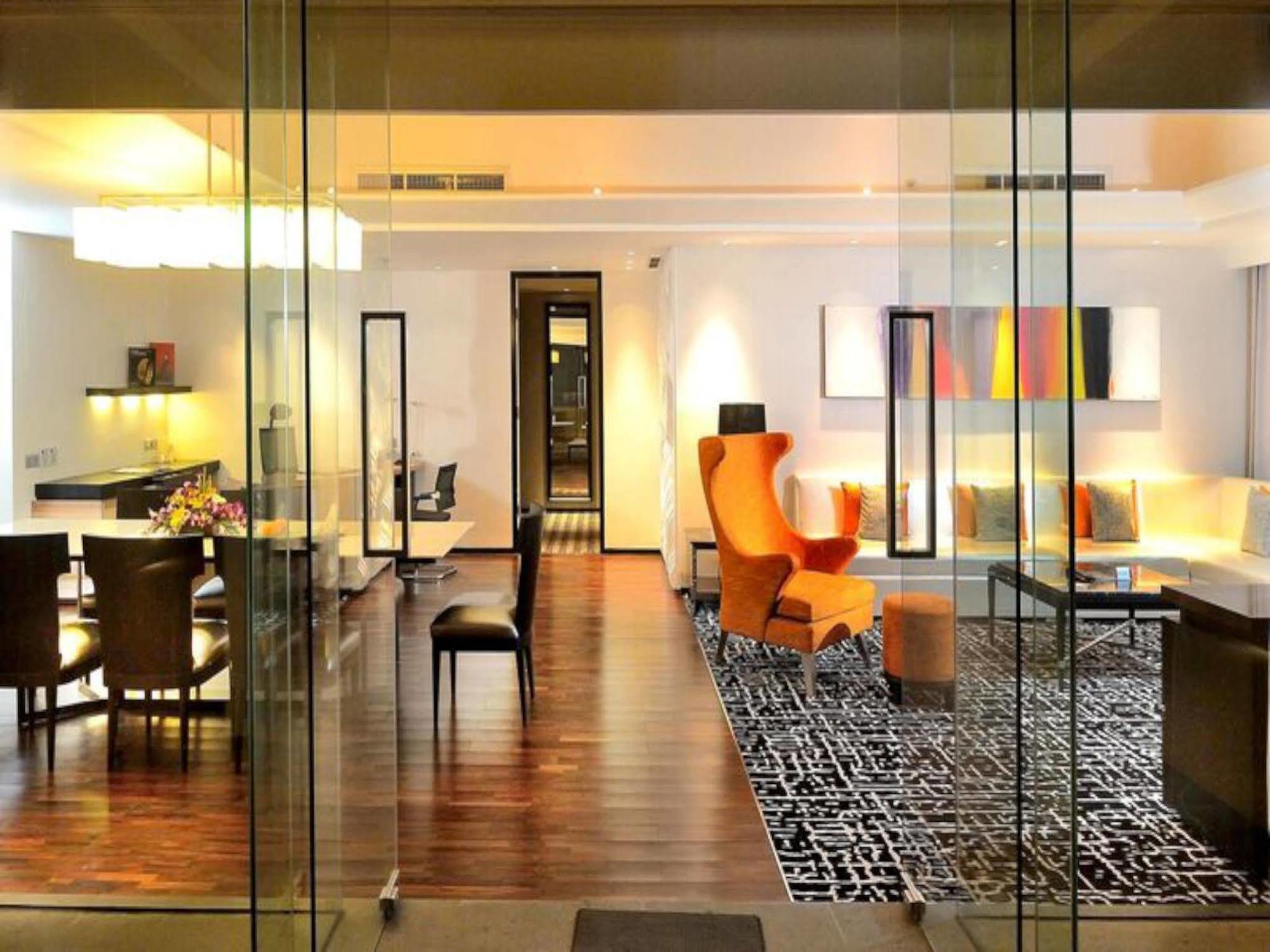 TS Suites Surabaya Exterior foto