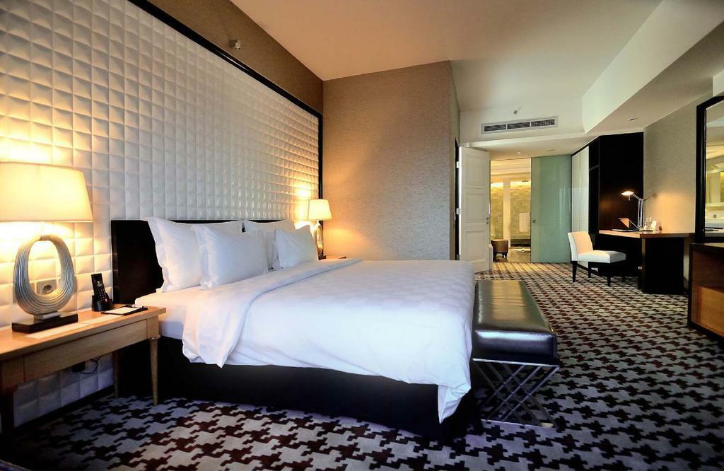 TS Suites Surabaya Exterior foto